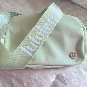 Like new! 1L Lululemon Belt Bag